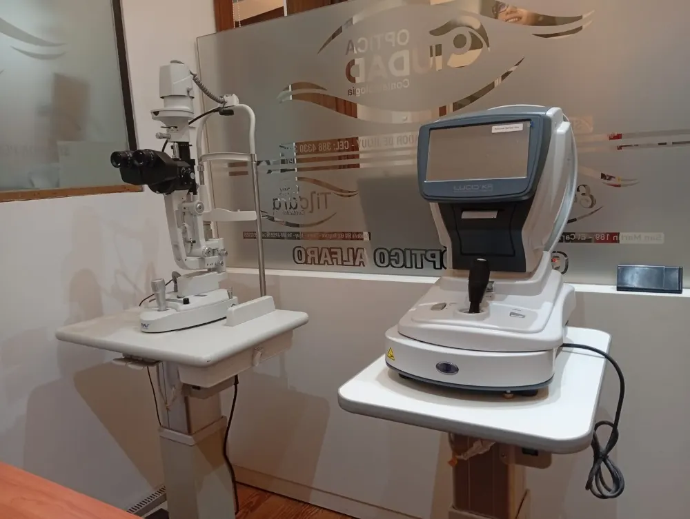 Equipamiento del gabinete de contactología